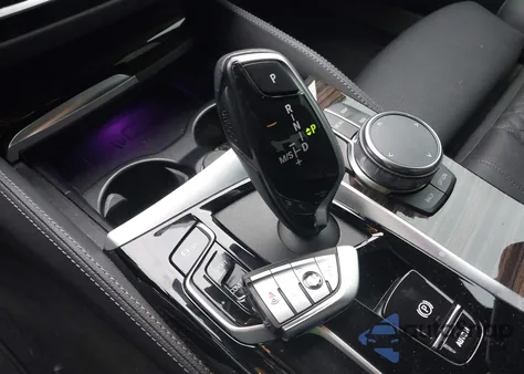 2023 BMW 530 I z USA, uszkodzony, nr VIN WBA53BH0XPWY18675